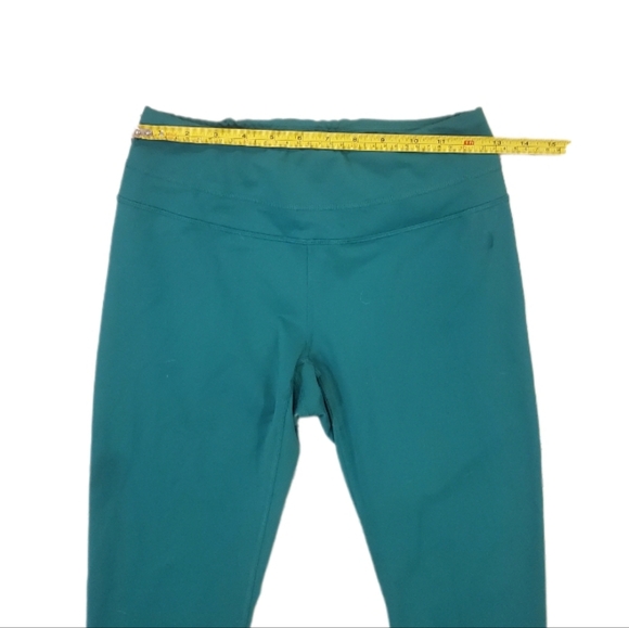 The North Face Women's Green Crop Workout Leggings Medium - Picture 3 of 6